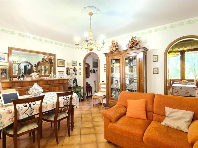 Appartamento in vendita a Vittoria Apuana, Forte Dei Marmi