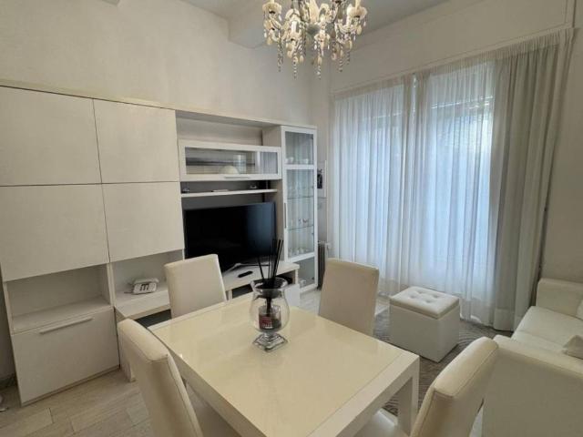 Appartamento in vendita a Vittoria Apuana, Forte Dei Marmi