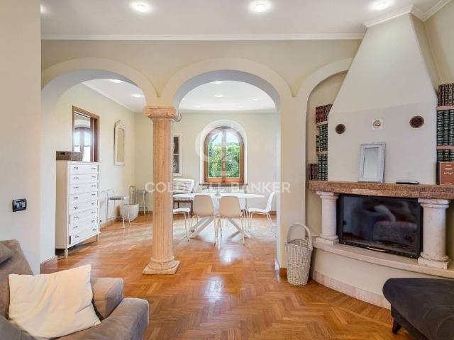 Appartamento in vendita a Roma Imperiale, Forte Dei Marmi