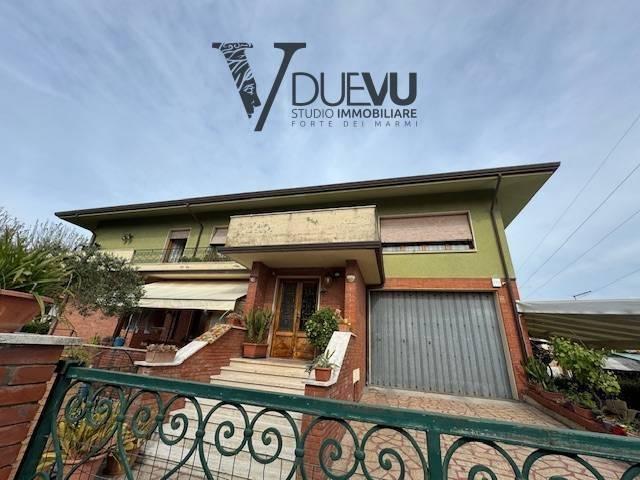 Appartamento in vendita a Vaiana, Forte dei Marmi
