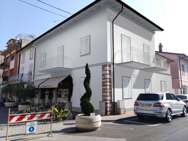 Appartamento in vendita a Vittoria Apuana, Forte Dei Marmi