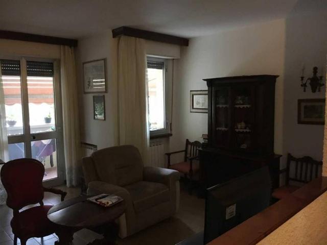 Appartamento in vendita a Roma Imperiale, Forte Dei Marmi
