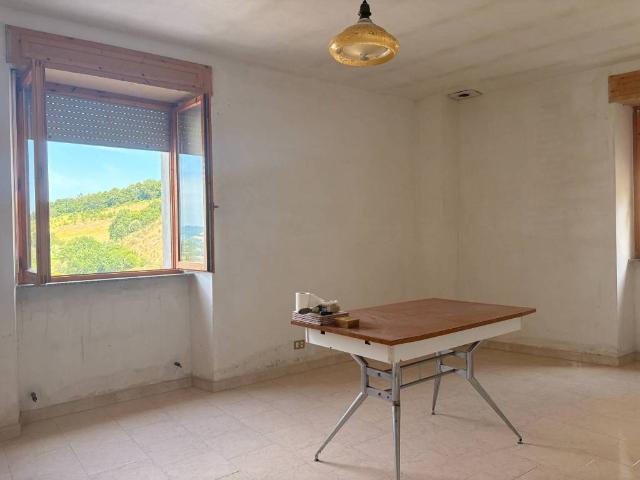 Appartamento in vendita a Fossato Di Vico, Umbria