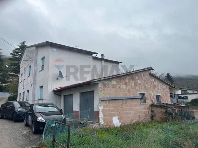Appartamento in vendita a Fossato Di Vico, Umbria