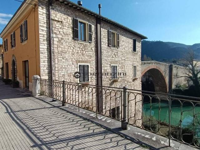 Appartamento in vendita a Piancerreto, Marche