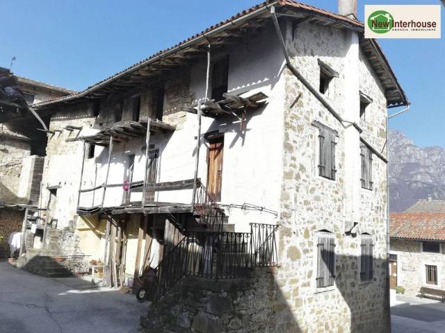 Appartamento in vendita a Frisanco, Friuli-Venezia Giulia
