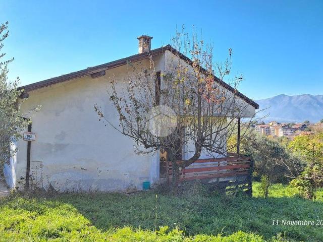 Villa Indipendente in vendita a Frosinone, Lazio