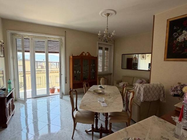 Appartamento in vendita a Frosinone, Lazio