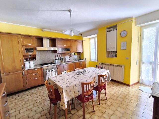 Appartamento in vendita a Galbiate, Lombardia