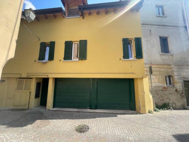 Appartamento in vendita a Galbiate, Lombardia