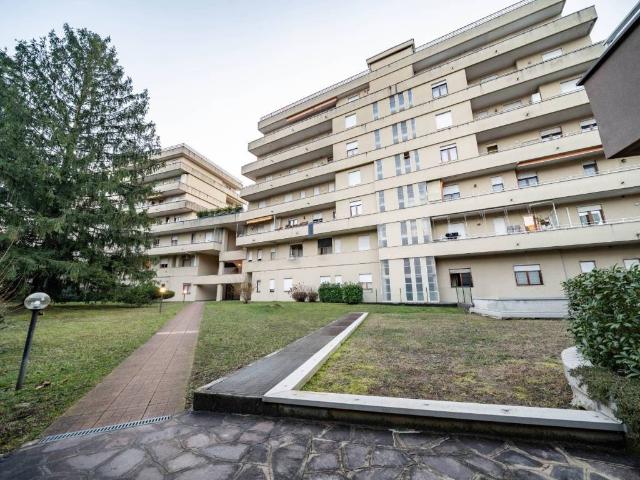 Appartamento in vendita a Galbiate, Lombardia