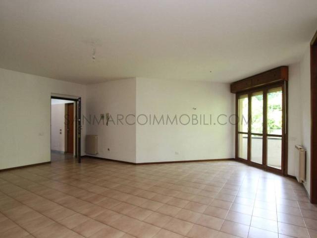 Appartamento in vendita a Galbiate, Lombardia