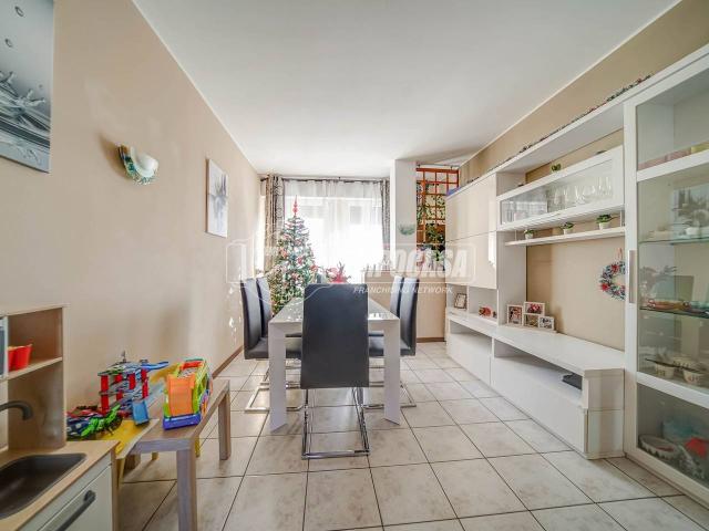 Appartamento in vendita a Gallarate, Lombardia