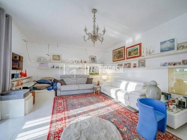 Villa Schiera in vendita a Gallarate, Lombardia