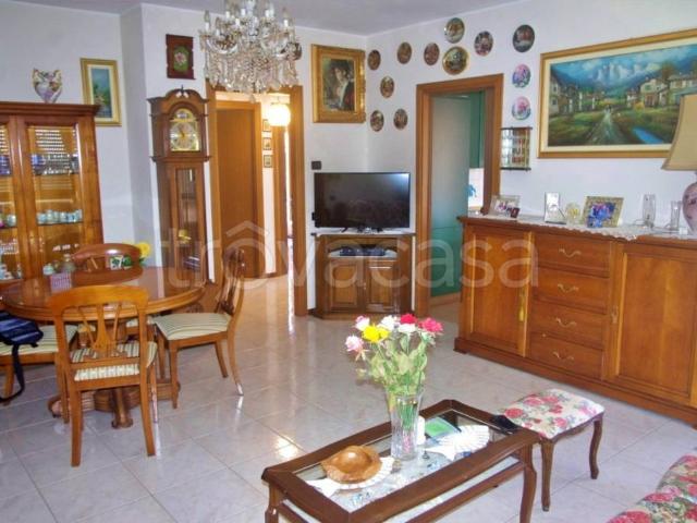 Appartamento in vendita a Gallarate, Lombardia