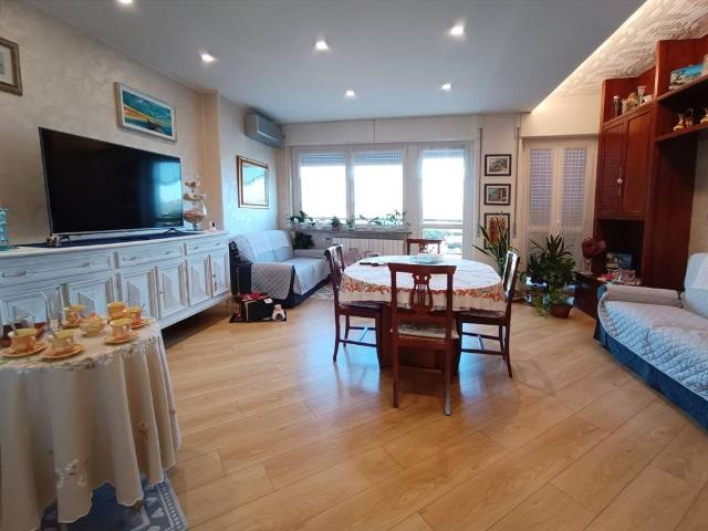 Appartamento in vendita a Azalee, Gallarate