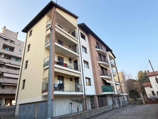 Appartamento in vendita a Azalee, Gallarate