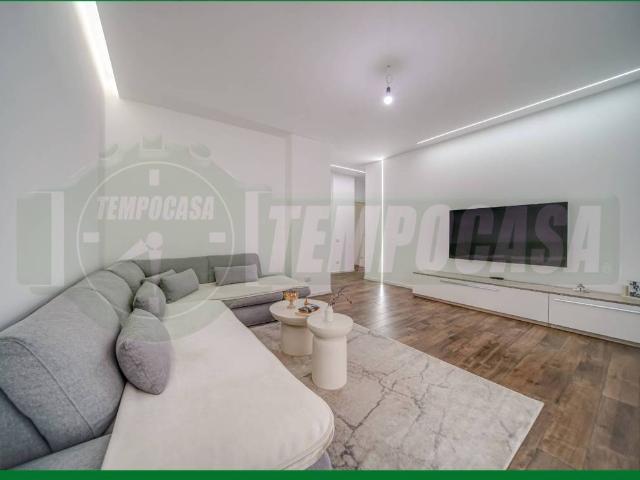Appartamento in vendita a Gallarate, Lombardia