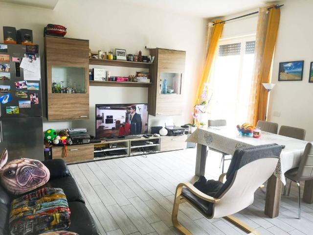 Appartamento in vendita a Gallarate, Lombardia