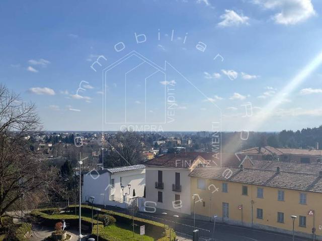 Appartamento in vendita a Gallarate, Lombardia