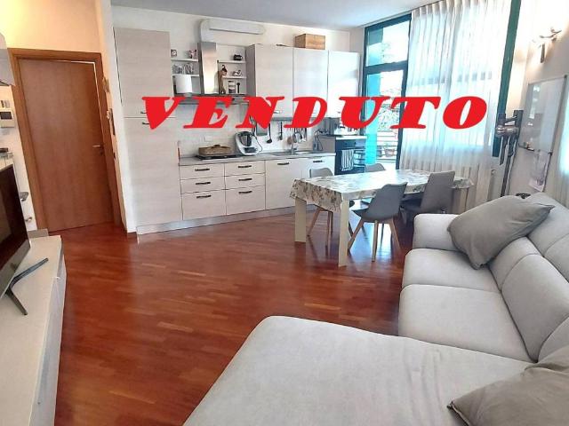 Appartamento in vendita a Gallarate, Lombardia