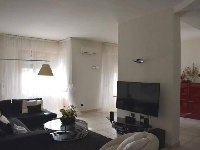 Appartamento in vendita a Gambassi Terme, Firenze