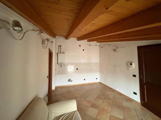 Appartamento in vendita a Gambolò, Pavia