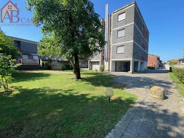 Appartamento in vendita a Gambolò, Lombardia