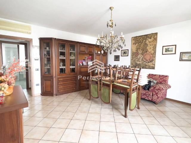 Appartamento in vendita a Gambolò, Lombardia