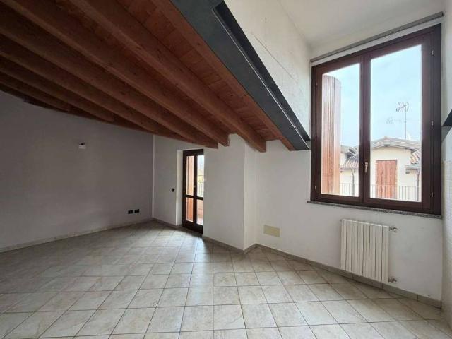 Appartamento in vendita a Gambolò, Lombardia