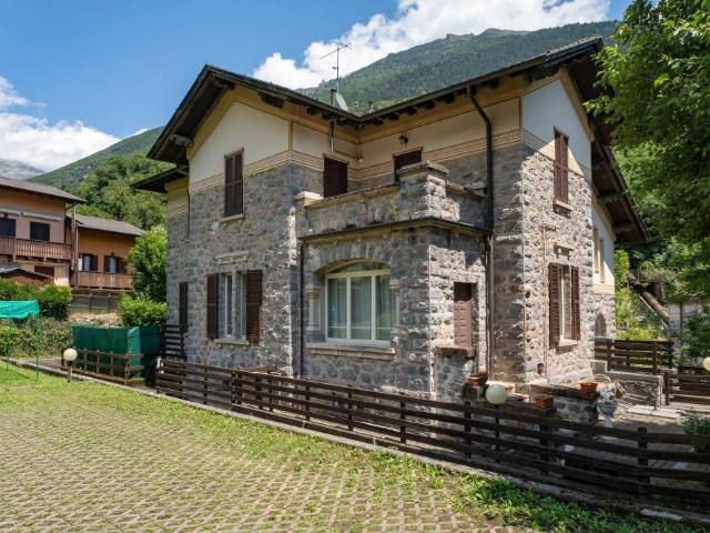 Appartamento in vendita a Gandellino, Lombardia