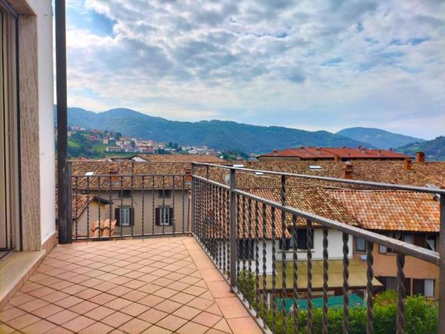 Appartamento in vendita a Gandino, Lombardia