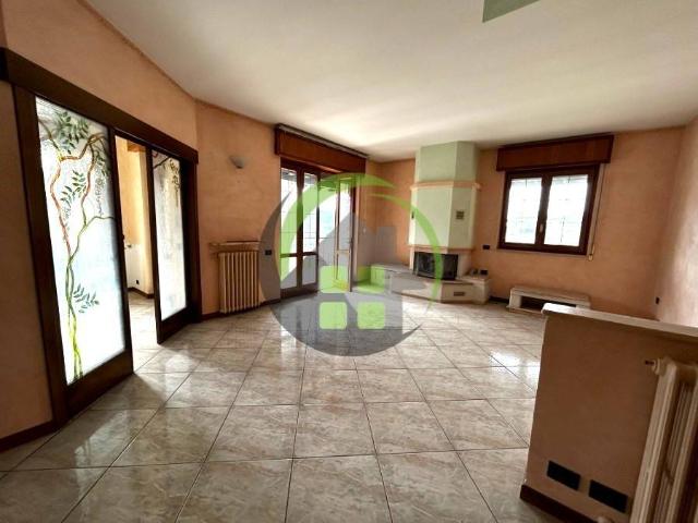 Appartamento in vendita a Gandino, Lombardia