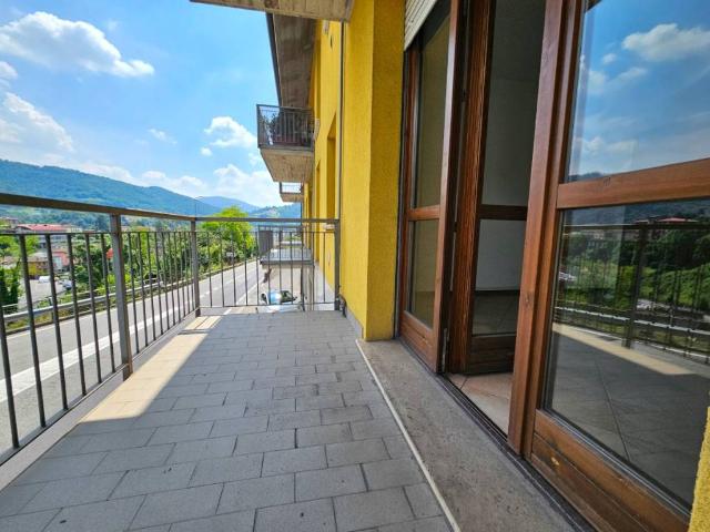 Appartamento in vendita a Leffe, Bergamo