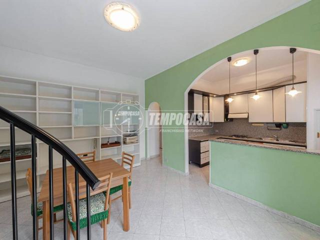 Appartamento in vendita a Brongio Basso, Garbagnate Monastero