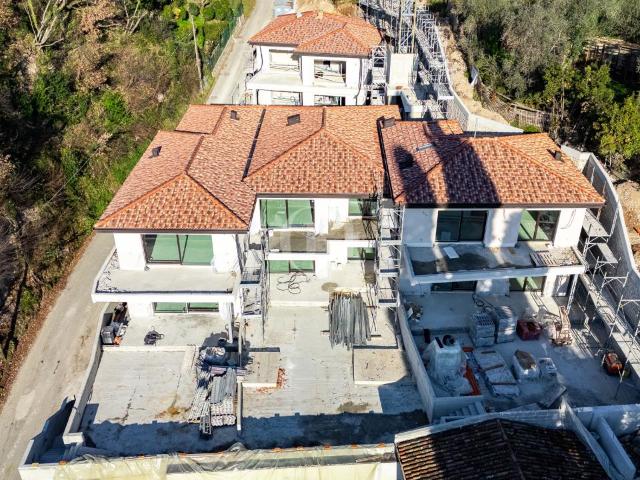 Appartamento in vendita a Comunità Montana Parco Alto Garda bresciano, Gardone Riviera