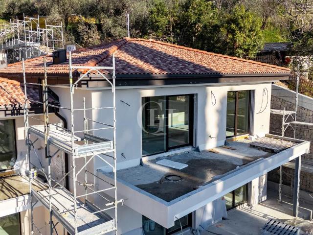 Appartamento in vendita a Comunità Montana Parco Alto Garda bresciano, Gardone Riviera