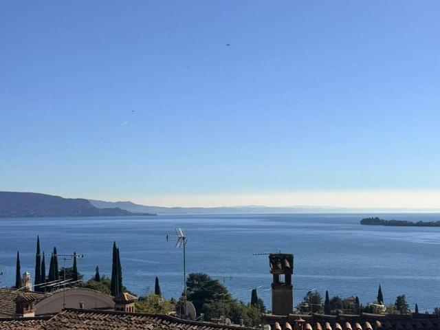 Appartamento in vendita a Comunità Montana Parco Alto Garda bresciano, Gardone Riviera