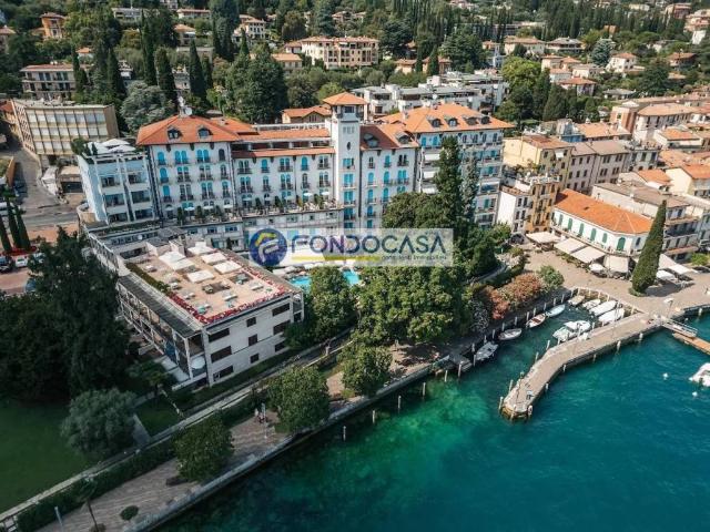 Appartamento in vendita a Comunità Montana Parco Alto Garda bresciano, Gardone Riviera
