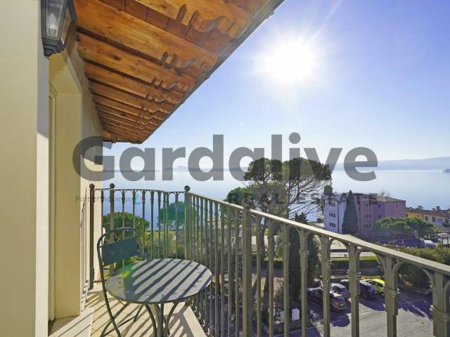 Appartamento in vendita a Comunità Montana Parco Alto Garda bresciano, Gardone Riviera