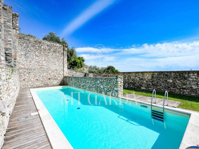 Appartamento in vendita a Comunità Montana Parco Alto Garda bresciano, Gardone Riviera