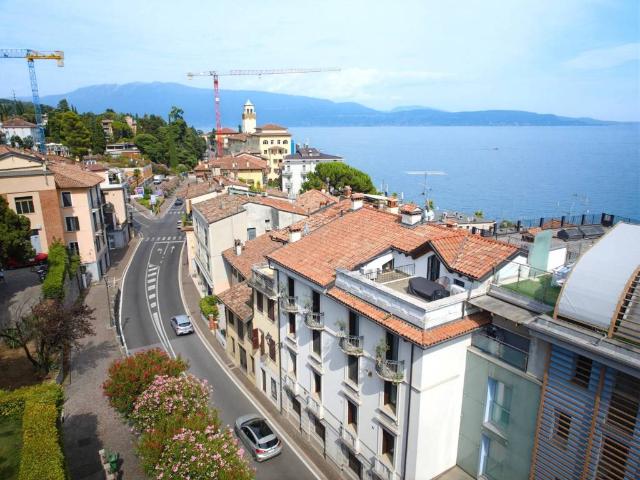 Appartamento in vendita a Comunità Montana Parco Alto Garda bresciano, Gardone Riviera