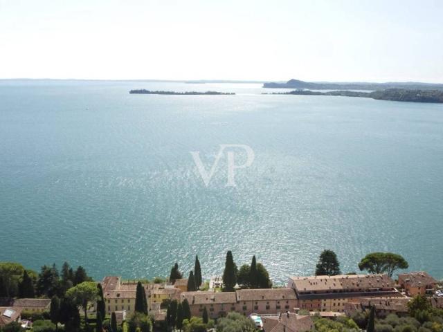 Appartamento in vendita a Comunità Montana Parco Alto Garda bresciano, Gardone Riviera