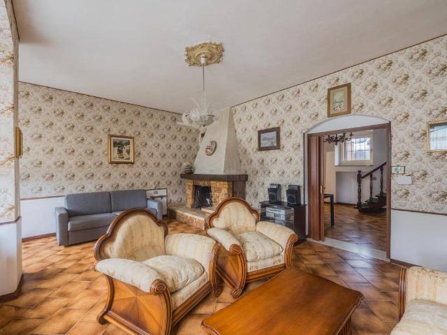 Appartamento in vendita a Comunità Montana Parco Alto Garda bresciano, Gardone Riviera