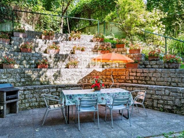 Appartamento in vendita a Comunità Montana Parco Alto Garda bresciano, Gardone Riviera
