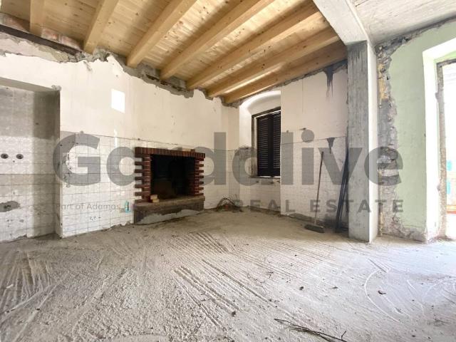 Villa Indipendente in vendita a Comunità Montana Parco Alto Garda bresciano, Gargnano
