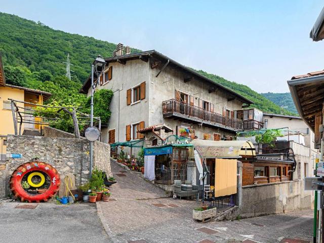 Appartamento in vendita a Comunità Montana Parco Alto Garda bresciano, Gargnano