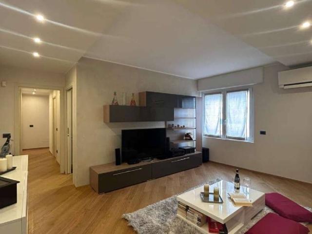 Appartamento in vendita a Garlate, Lombardia