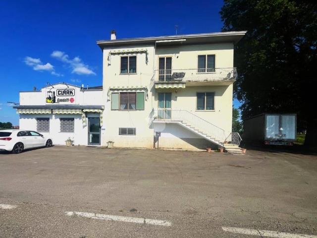 Appartamento in vendita a Val d’Enza, Re