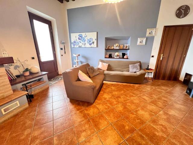 Appartamento in vendita a Val d’Enza, Re